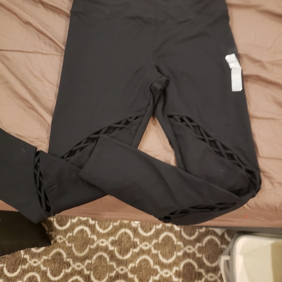 Brand new workout yoga pants - Picture 4 of 5